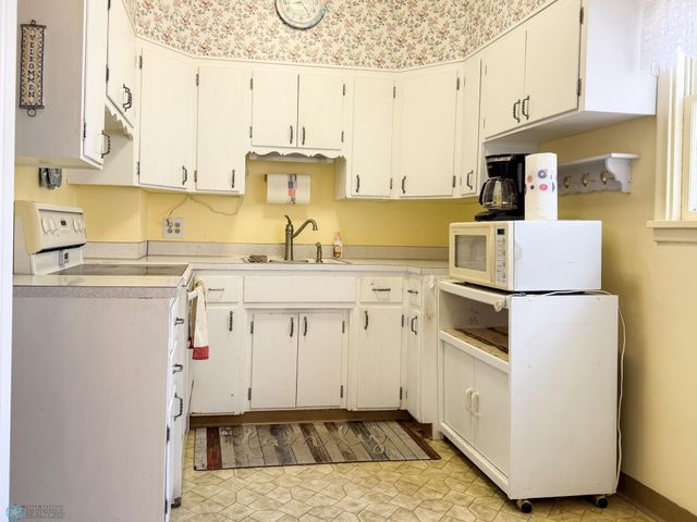 1322 9th Avenue S, Fargo, ND 58103
