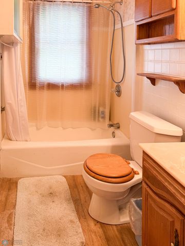 1322 9th Avenue S, Fargo, ND 58103