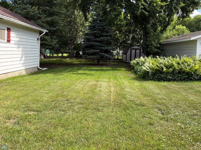1322 9th Avenue S, Fargo, ND 58103