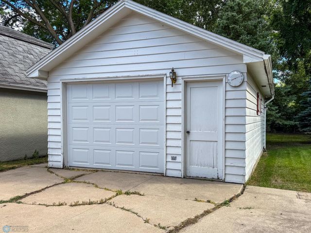 1322 9th Avenue S, Fargo, ND 58103