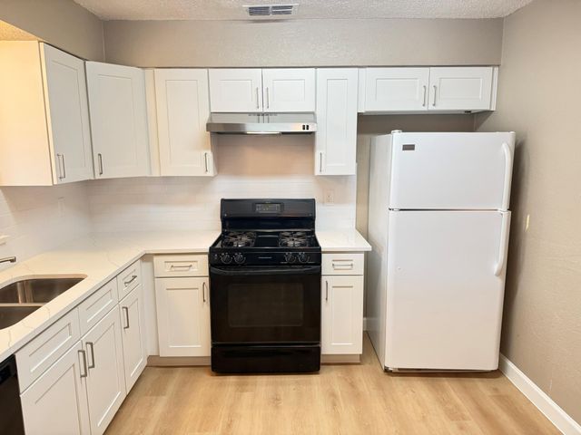 803 Country Aire DR A, Round Rock, TX 78664