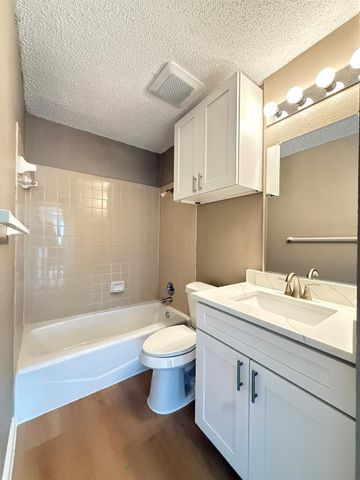 803 Country Aire DR A, Round Rock, TX 78664