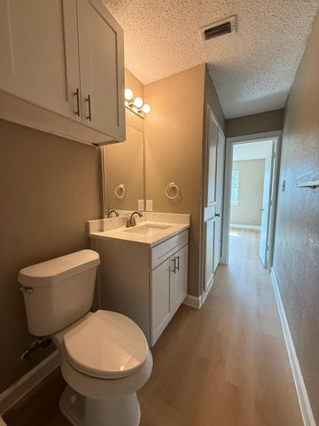 803 Country Aire DR A, Round Rock, TX 78664