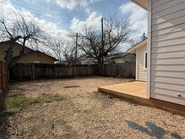 803 Country Aire DR A, Round Rock, TX 78664