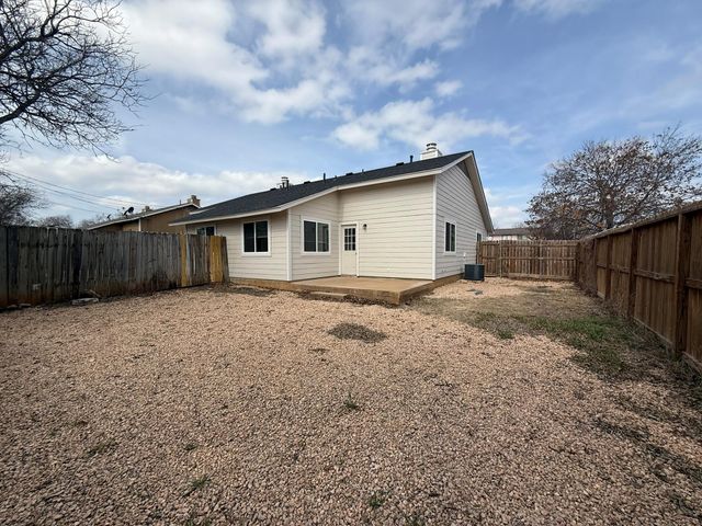 803 Country Aire DR A, Round Rock, TX 78664