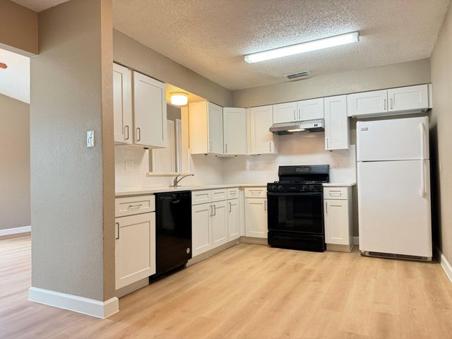 803 Country Aire DR A, Round Rock, TX 78664