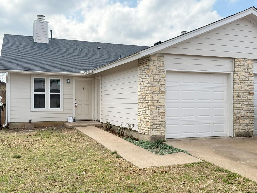 803 Country Aire DR A, Round Rock, TX 78664