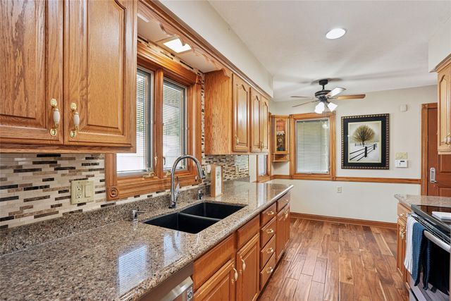 1520 E Tiffin Avenue, Des Moines, IA 50316
