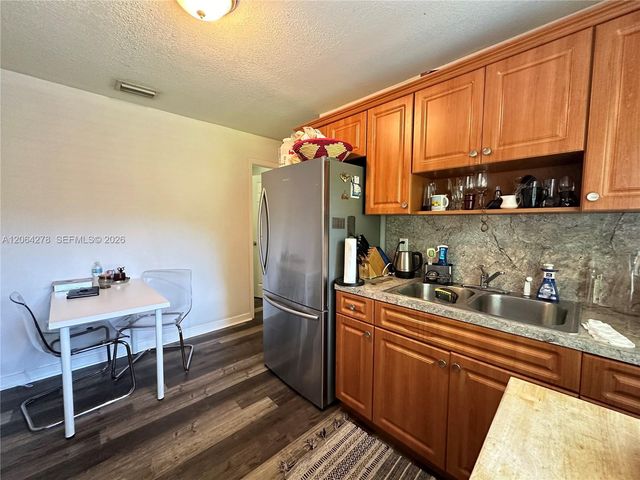 3611 Oak Avenue, Miami, FL 33133