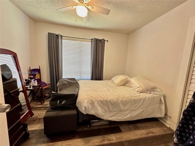 3611 Oak Avenue, Miami, FL 33133