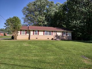 911 Lawndale Dr, Murfreesboro, TN 37129
