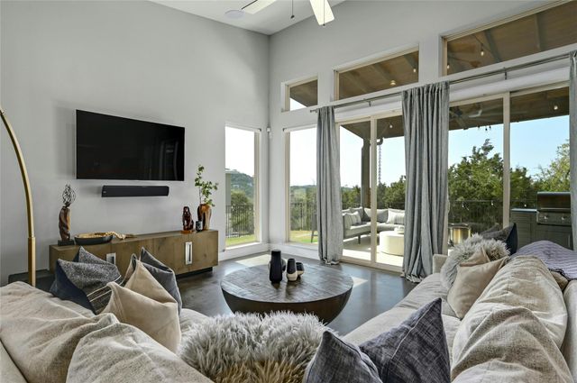 8611 Buffalo TRL, Lago Vista, TX 78645