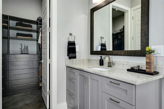 8611 Buffalo TRL, Lago Vista, TX 78645