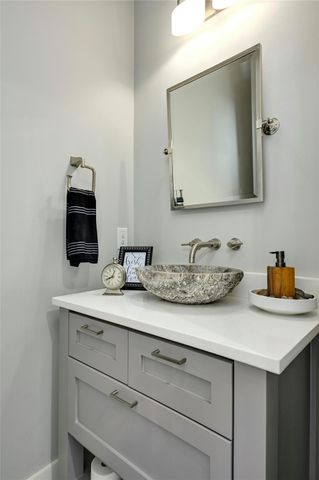 8611 Buffalo TRL, Lago Vista, TX 78645