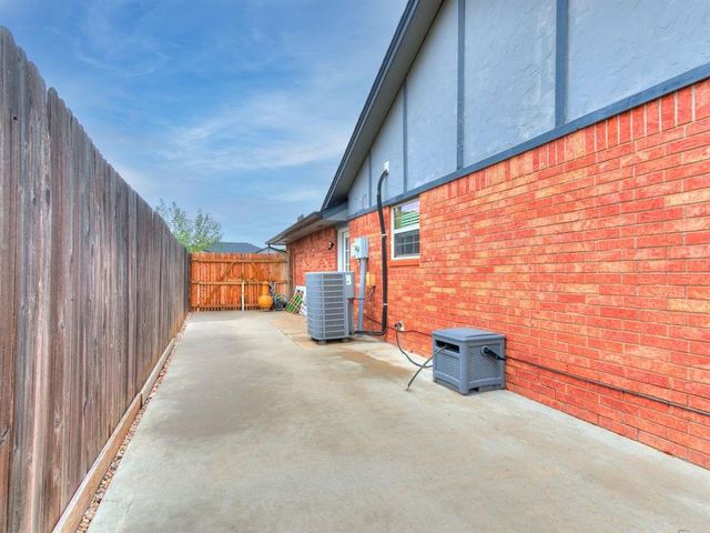 404 Ember Glow, Moore, OK 73160