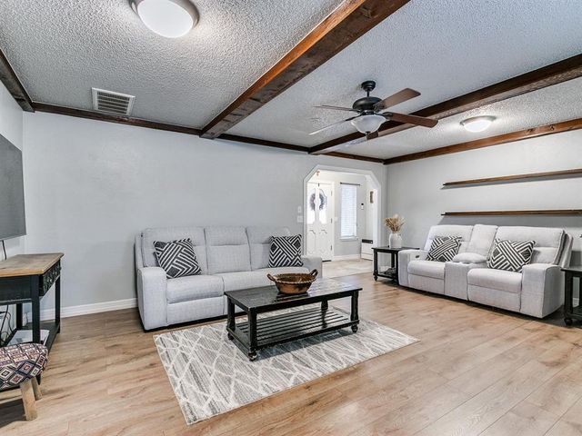 404 Ember Glow, Moore, OK 73160