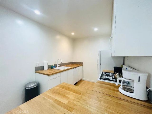 11921 Goshen Avenue 1, Los Angeles, CA 90049