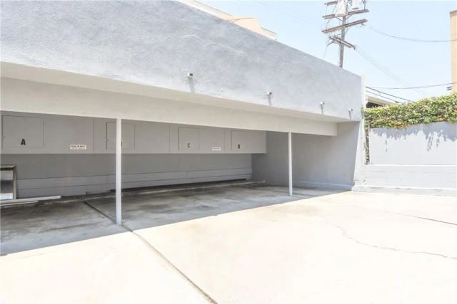 11921 Goshen Avenue 1, Los Angeles, CA 90049