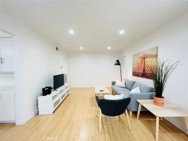 11921 Goshen Avenue 1, Los Angeles, CA 90049