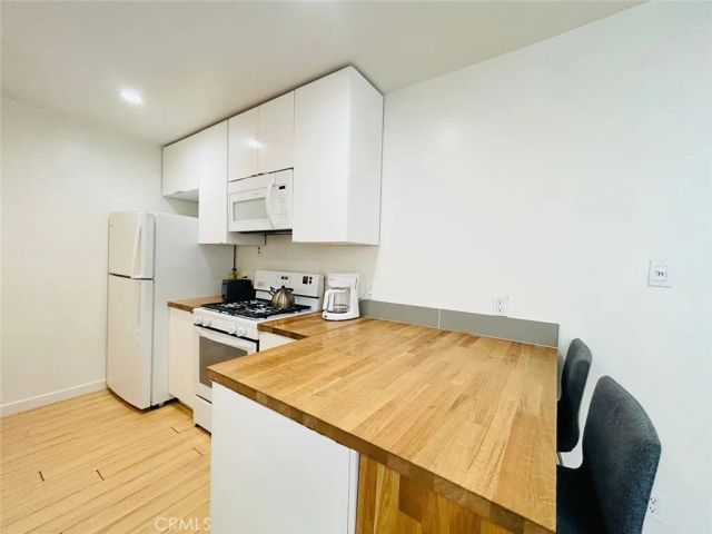 11921 Goshen Avenue 1, Los Angeles, CA 90049