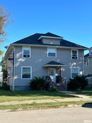 712 6TH Avenue South, Clinton, IA 52732