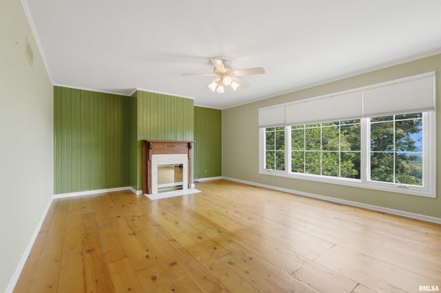 6922 N SKYLINE Drive, Peoria, IL 61614