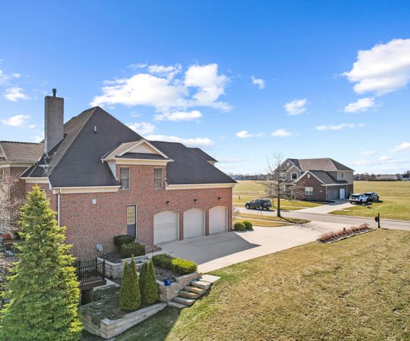 8178 Hunters Ridge Drive, Berlin Twp, MI 48166