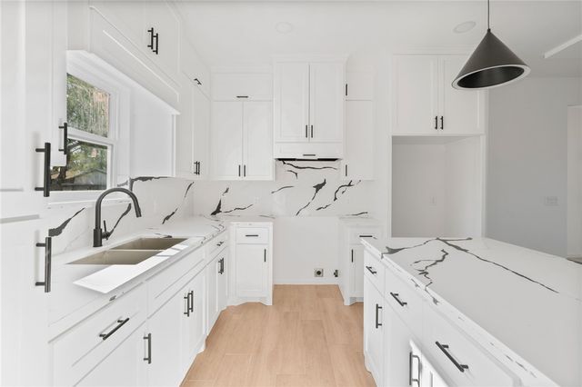 1482 Virginia Ave, Kingsville, TX 78363