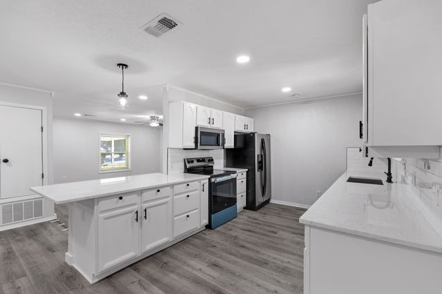 1514 Bogarte Drive, Grand Prairie, TX 75051