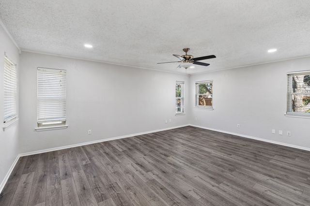 1514 Bogarte Drive, Grand Prairie, TX 75051