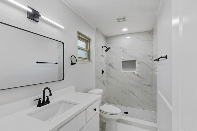 1514 Bogarte Drive, Grand Prairie, TX 75051