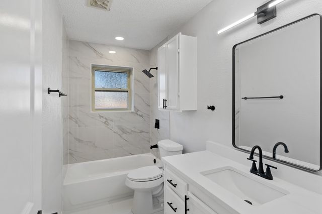 1514 Bogarte Drive, Grand Prairie, TX 75051