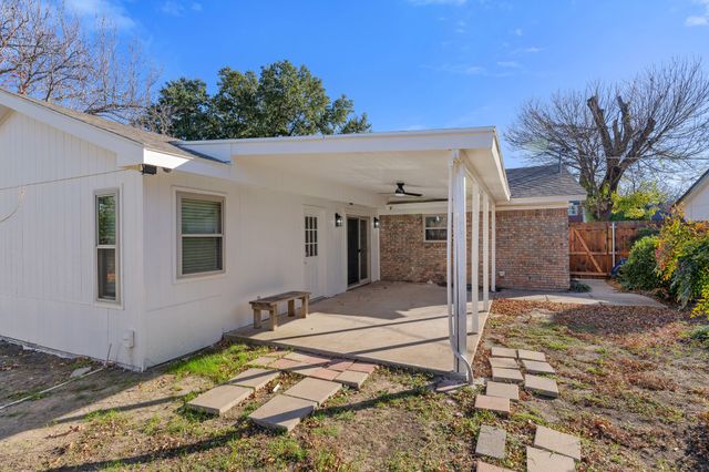 1514 Bogarte Drive, Grand Prairie, TX 75051