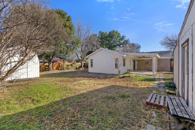 1514 Bogarte Drive, Grand Prairie, TX 75051