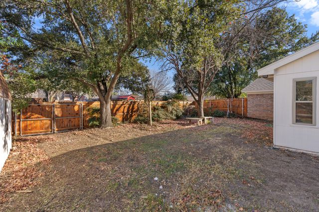 1514 Bogarte Drive, Grand Prairie, TX 75051