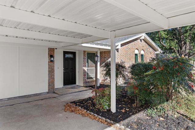 1514 Bogarte Drive, Grand Prairie, TX 75051