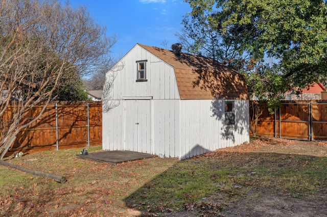 1514 Bogarte Drive, Grand Prairie, TX 75051