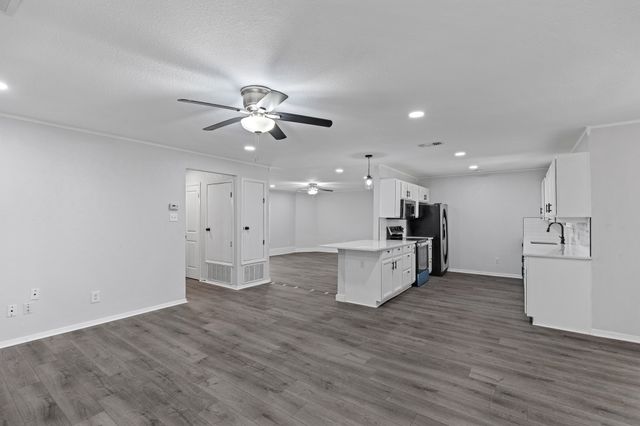 1514 Bogarte Drive, Grand Prairie, TX 75051