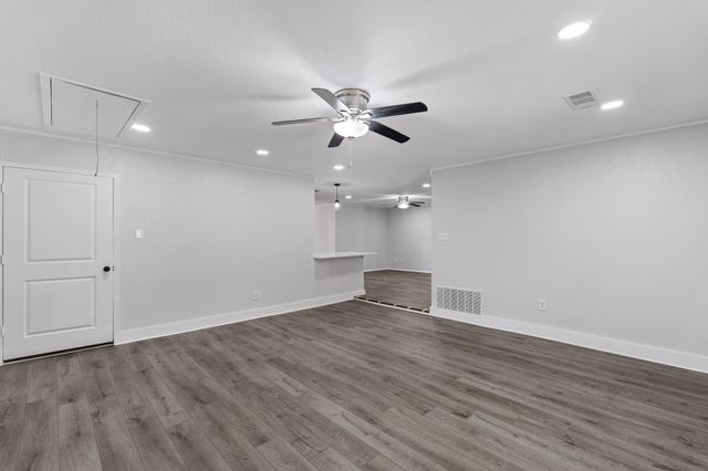 1514 Bogarte Drive, Grand Prairie, TX 75051