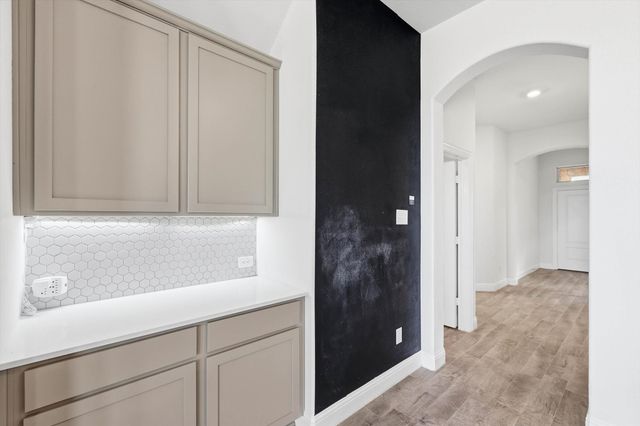 11249 Canyon Mine Drive, Aubrey, TX 76227