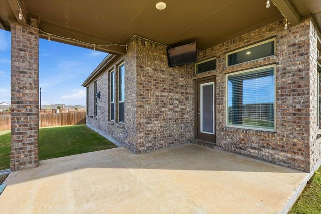 11249 Canyon Mine Drive, Aubrey, TX 76227