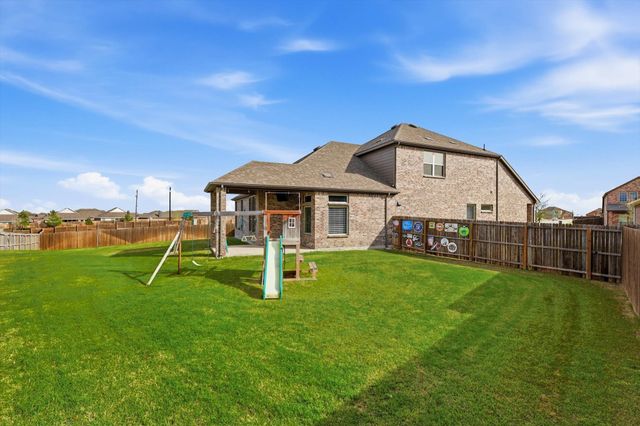 11249 Canyon Mine Drive, Aubrey, TX 76227