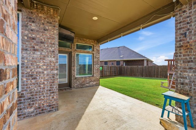 11249 Canyon Mine Drive, Aubrey, TX 76227
