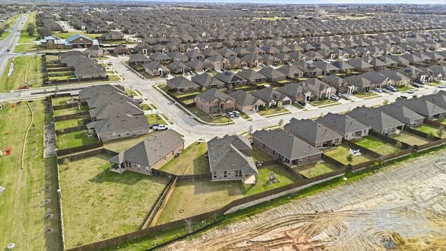 11249 Canyon Mine Drive, Aubrey, TX 76227