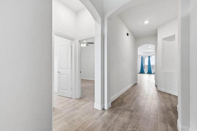 11249 Canyon Mine Drive, Aubrey, TX 76227