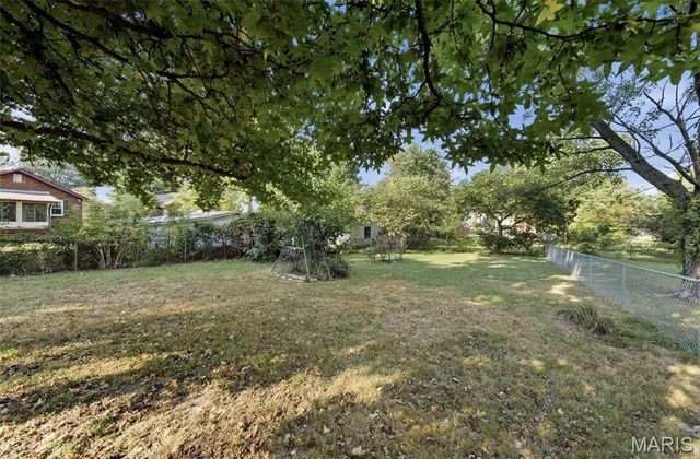 99 Sandau Avenue, Webster Groves, MO 63119