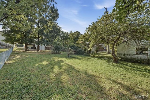 99 Sandau Avenue, Webster Groves, MO 63119