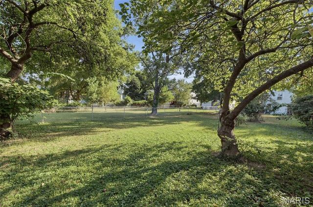 99 Sandau Avenue, Webster Groves, MO 63119
