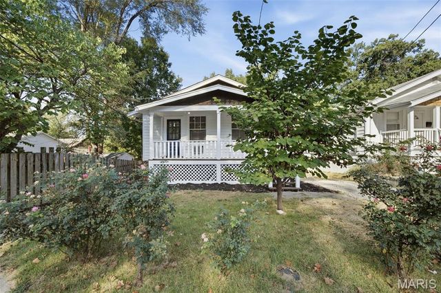99 Sandau Avenue, Webster Groves, MO 63119