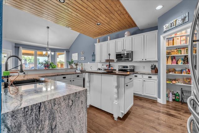 1700 Sunflower Drive, Corinth, TX 76210